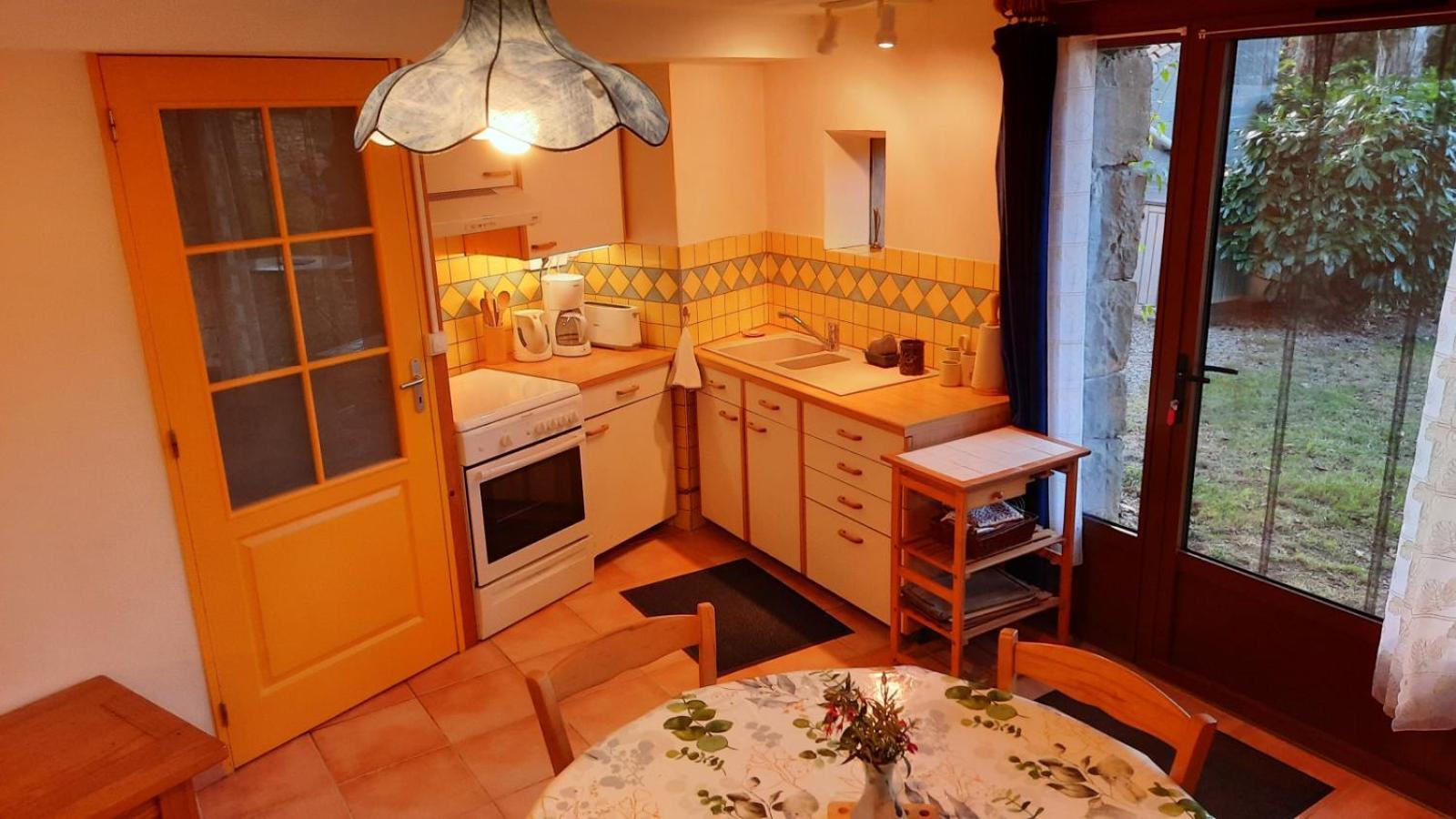 La Petite Maison Dans La Prairie Cassaignes المظهر الخارجي الصورة