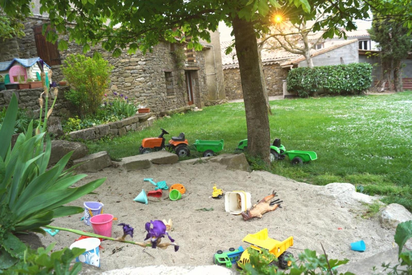 La Petite Maison Dans La Prairie Cassaignes المظهر الخارجي الصورة